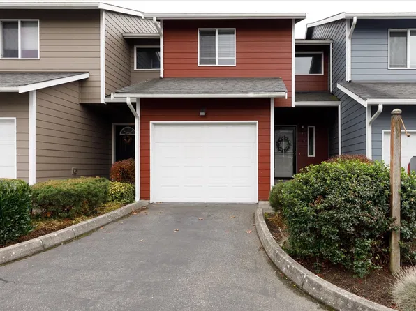 563 NE Kettle Street #C2, Oak Harbor, WA 98277
