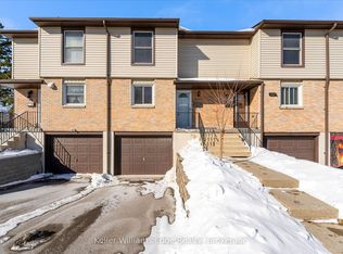 10 Angus Rd #17, Hamilton, ON L8K 6K3