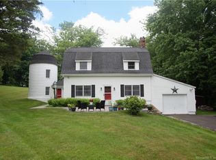 9A Tory Ln, Newtown, CT 06470