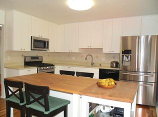 746 Greenhills Dr, Ann Arbor, MI 48105
