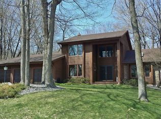 22080 Stratford Pl, Shorewood, MN 55331