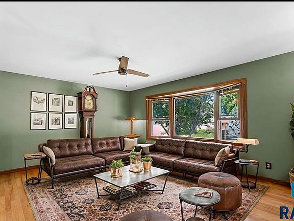 2nd image of 3009 S Williams Ave