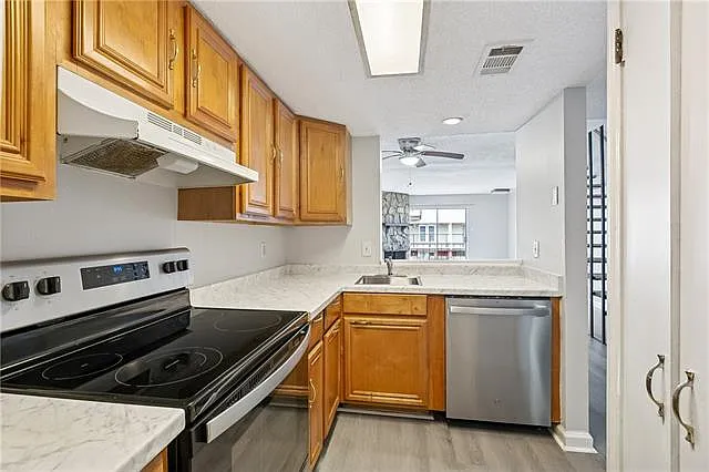 2500 Manson Ave — Photo 4