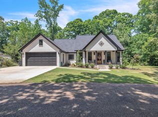 105 Huckleberry Dr, Columbus, MS 39705