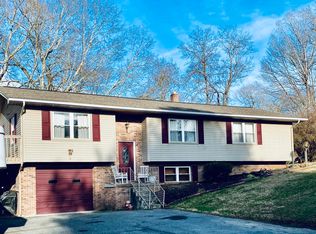 131 Summit Dr, Speedwell, TN 37870