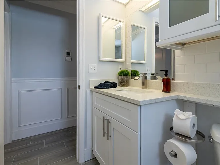 6908 Arbor Oaks Cir — Photo 36