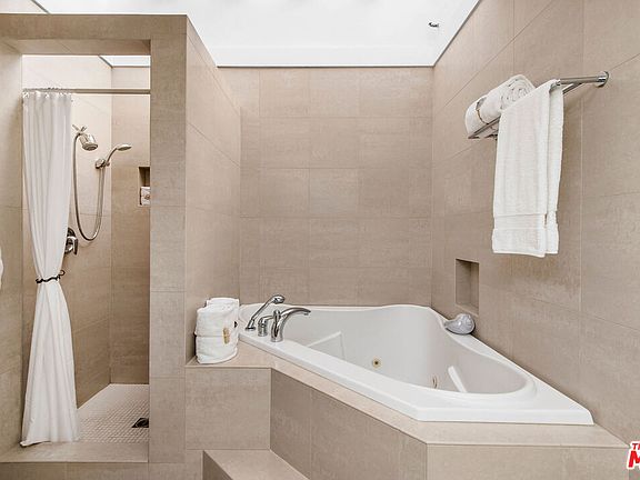 4th image of 2960 Neilson Way Unit 201