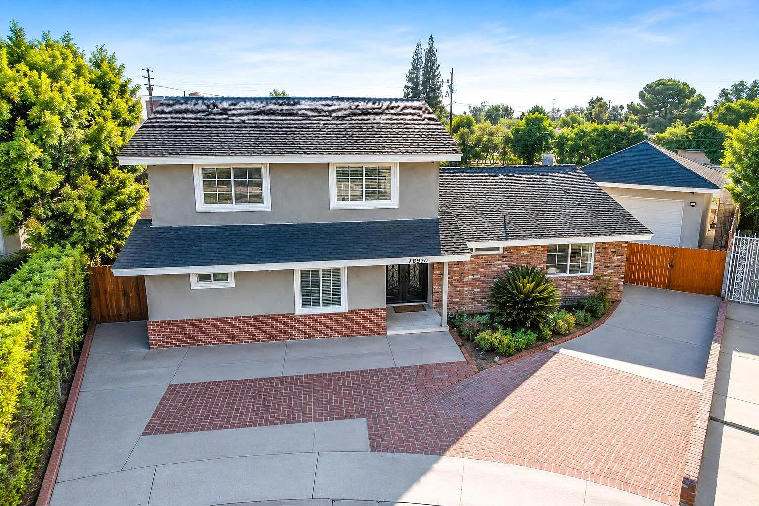 6 bed, 2600 sqft, $6,500 — Photo 1