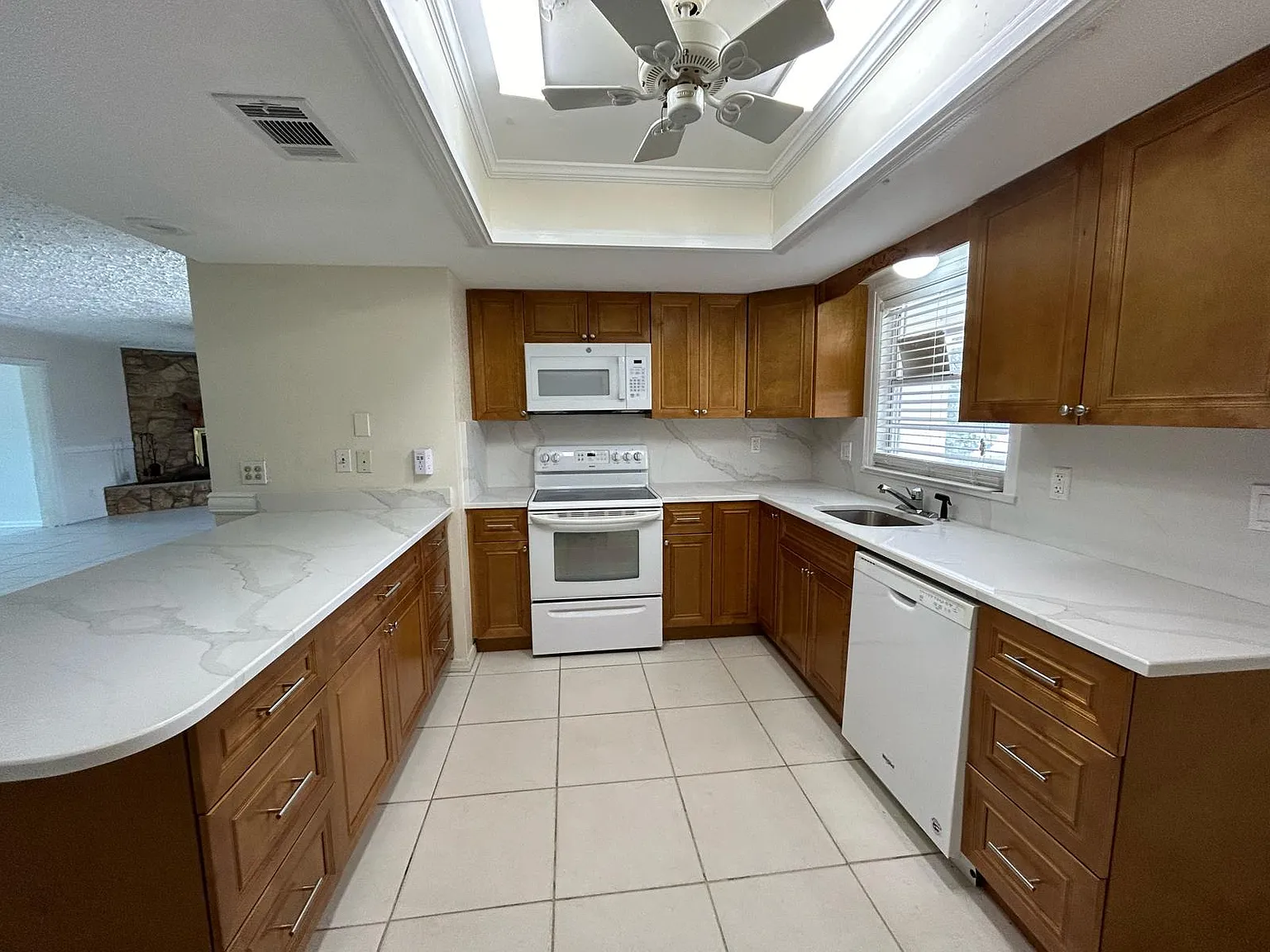 412 Moody Ln — Photo 4