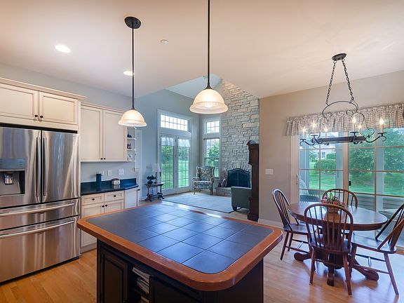3rd image of 1756 Arrowwood Way