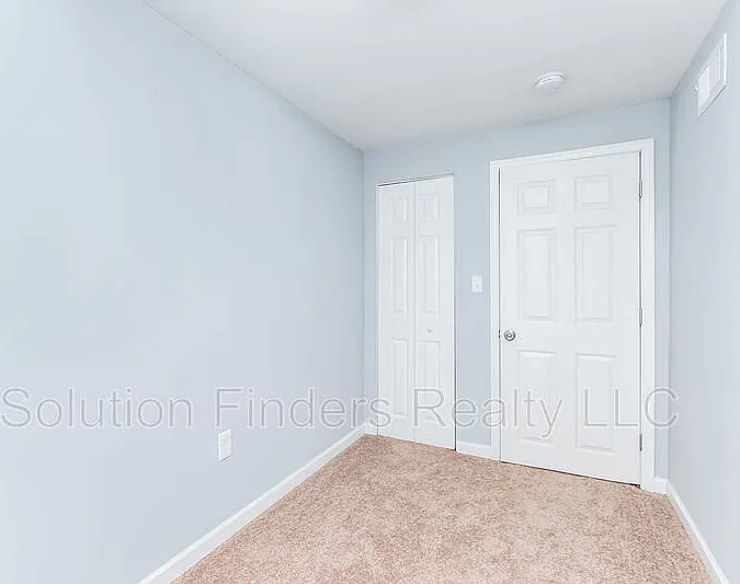 2032 Kelmore Rd — Photo 6