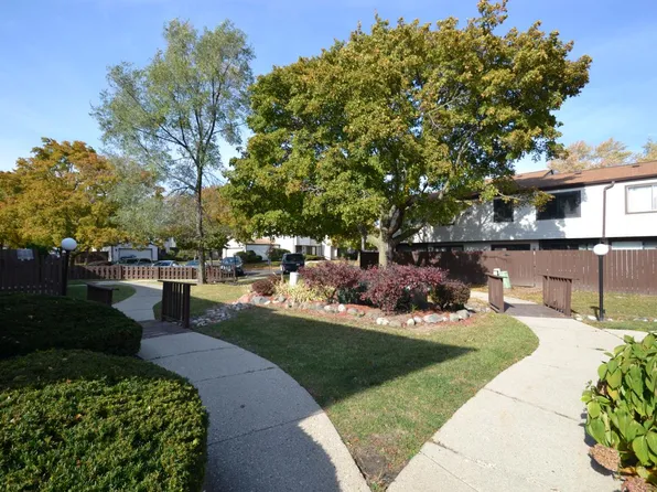 8305 North 107th STREET #J, Milwaukee, WI 53224