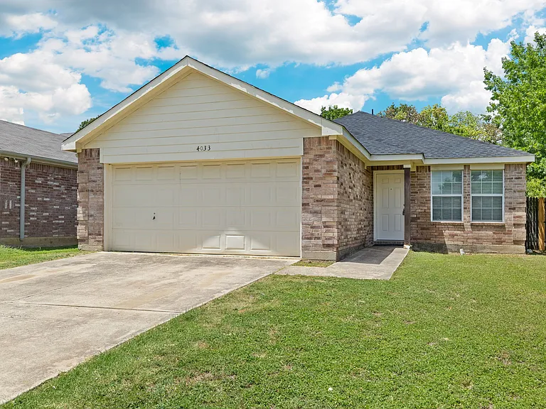 4033 Carver Ct — Photo 1