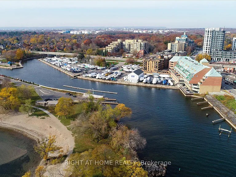 99 Brant St #7 — Photo 37