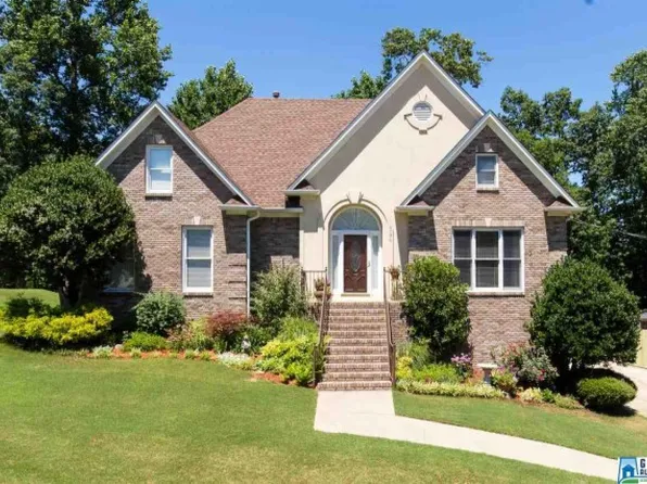 6536 Hemlock St, Trussville, AL 35173
