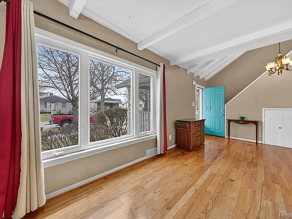 4th image of 3047 Cumberland Rd