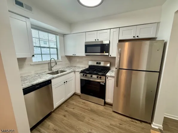 125 Riva Dr, Hackettstown, NJ 07840