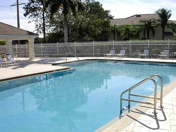 2nd image of 1380 Tiffany Ln #1