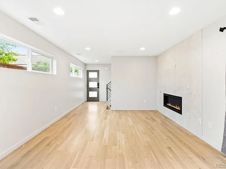 1331 Yates St — Photo 4