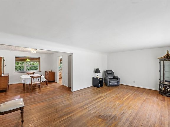 5th image of 2939 Lawndale Ave