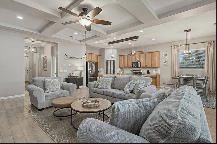 4 bed, 2.5 bath, 2106 sqft, $4,500 — Photo 3