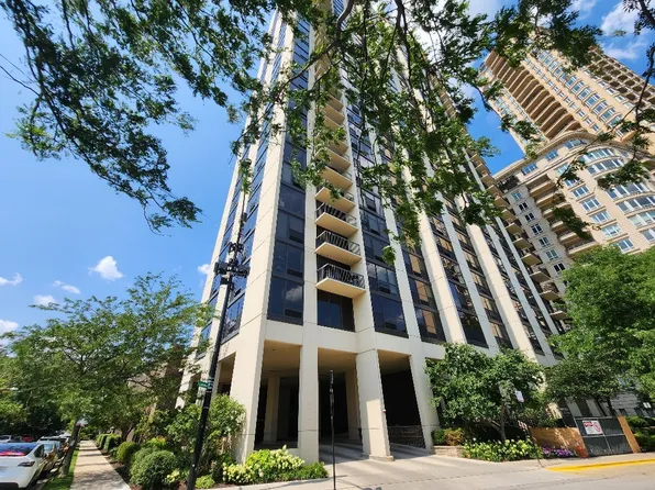 2500 N Lakeview Ave APT 903, Chicago, IL 60614