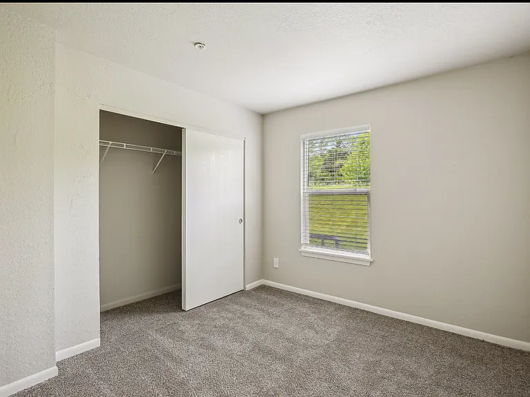 Prospector's Point Apartments — Photo 8