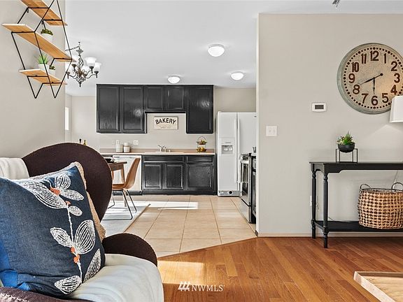 5th image of 9418 187th St E