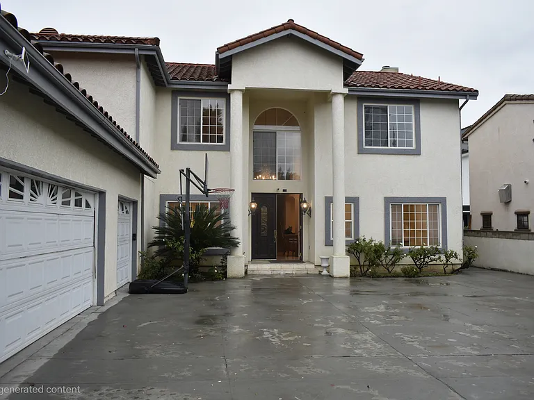 4751 Haskell Ave — Photo 2