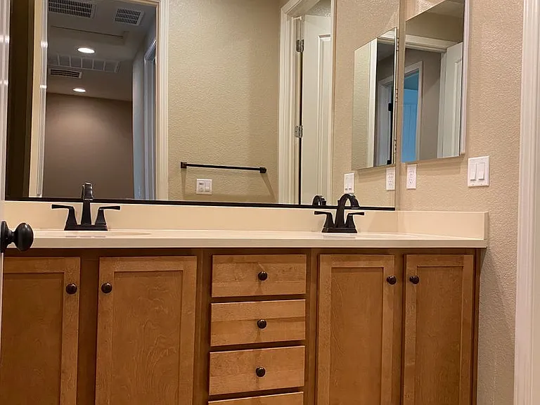 1053 Catalina Dr — Photo 14
