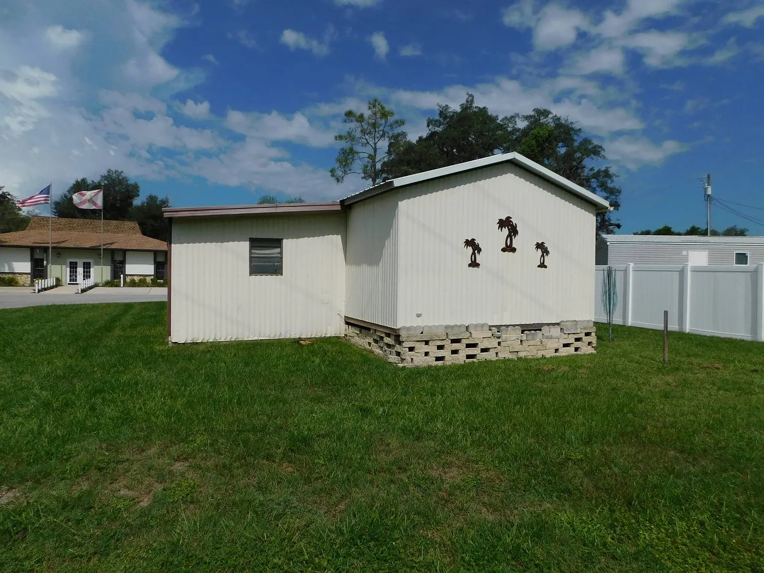 Clubhouse — Photo 3