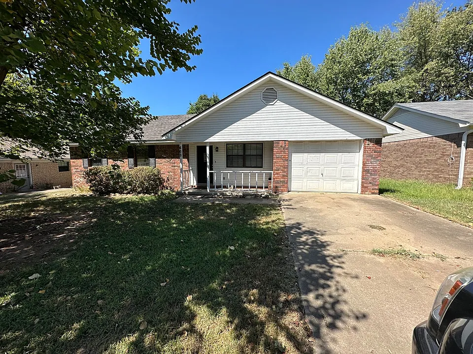 603 Twin Oak Dr