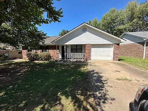 603 Twin Oak Dr Photo 1