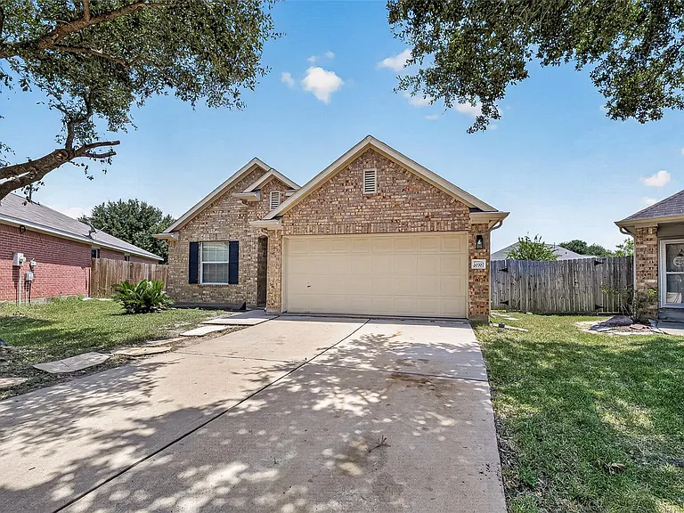 20707 Pine Rain Ct — Photo 2