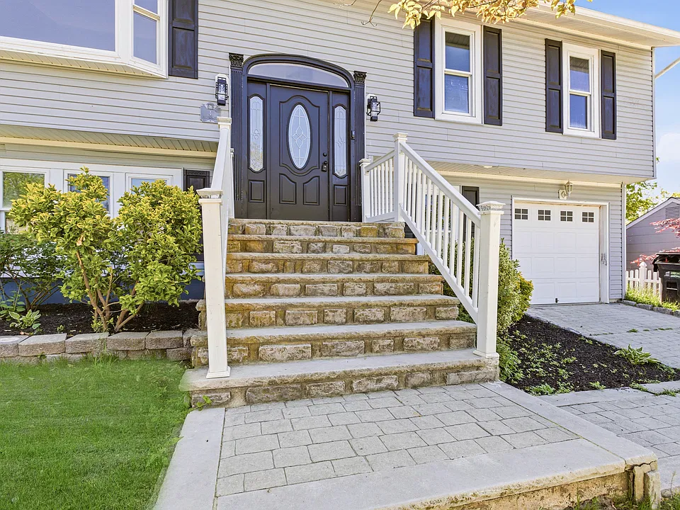 4 Silversmith Ct