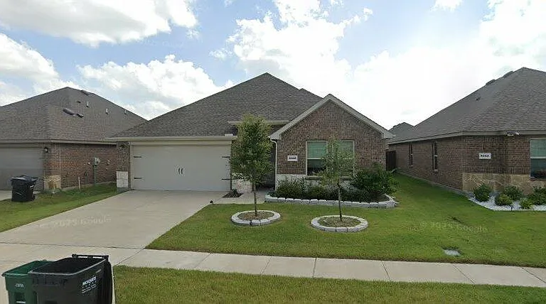 3300 Stanley St — Photo 1