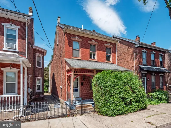 43 Walnut St, Pottstown, PA 19464