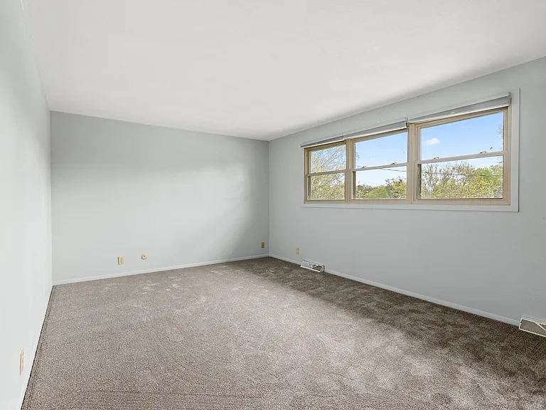 6205-6207 N Northmoor Ct — Photo 14