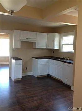 2nd image of 2900 Rosanna St