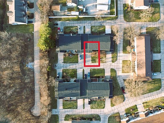 3rd image of 133 Monmouth Ct