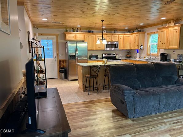 1714 Laurel Ln, Sevierville, TN 37876
