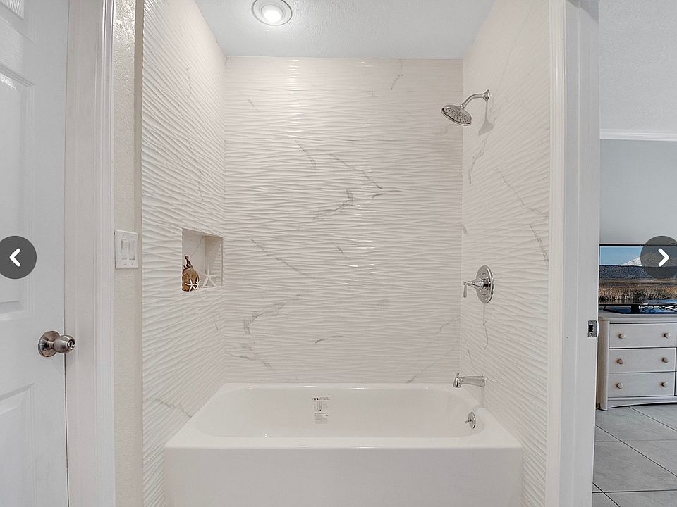 2nd image of 1849 Crowley Cir E