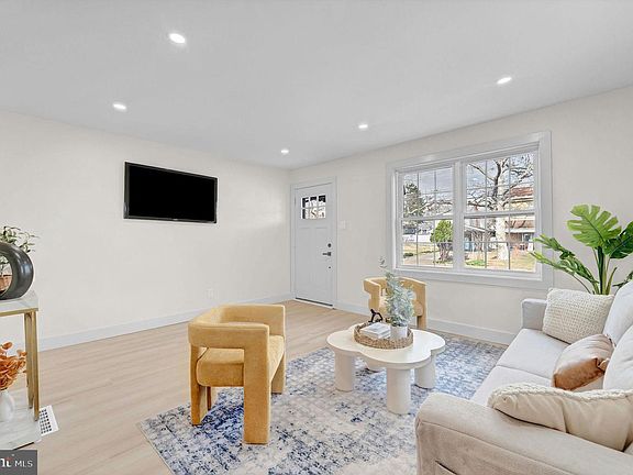 5th image of 1763 41st St