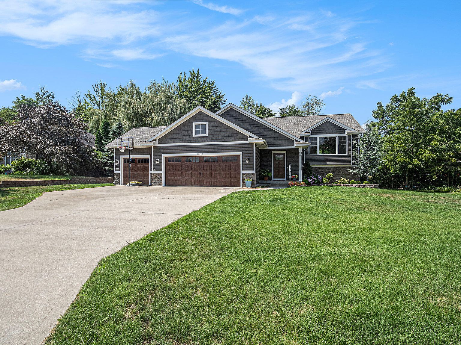 13196 Indigo Ct, Holland, MI 49424 | Zillow