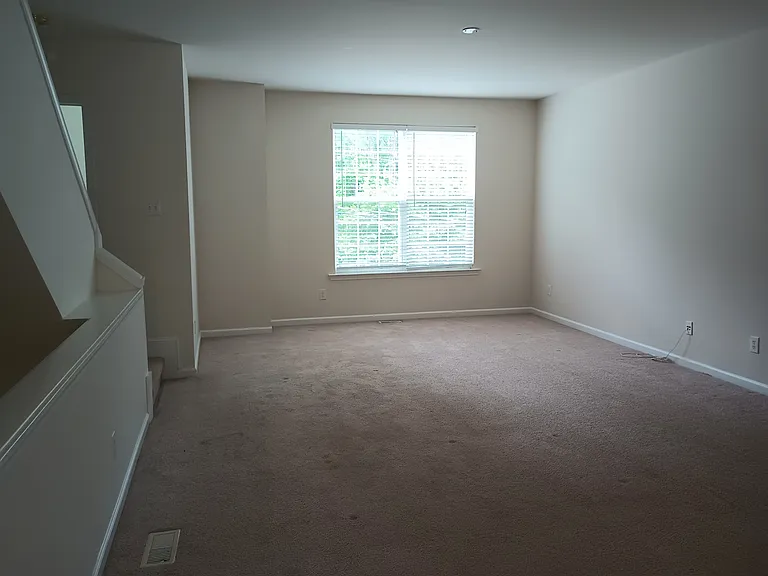 421 Madison Ave — Photo 15