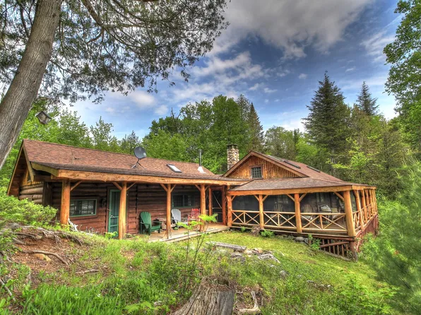 2 Ledge Road, Chain of Ponds Twp, ME 04970