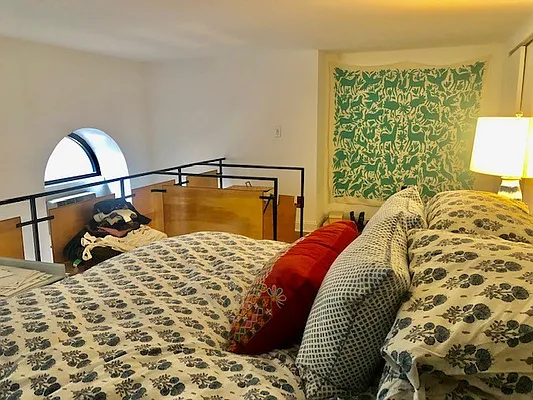 Rented by Buchbinder & Warren | media 21