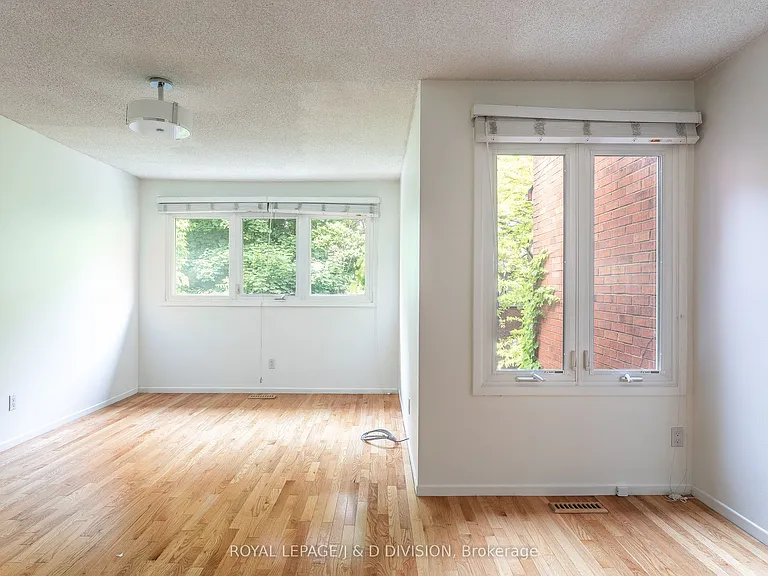 640 Adelaide St W — Photo 19