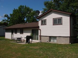 75 Country Ln, Painesville, OH 44077