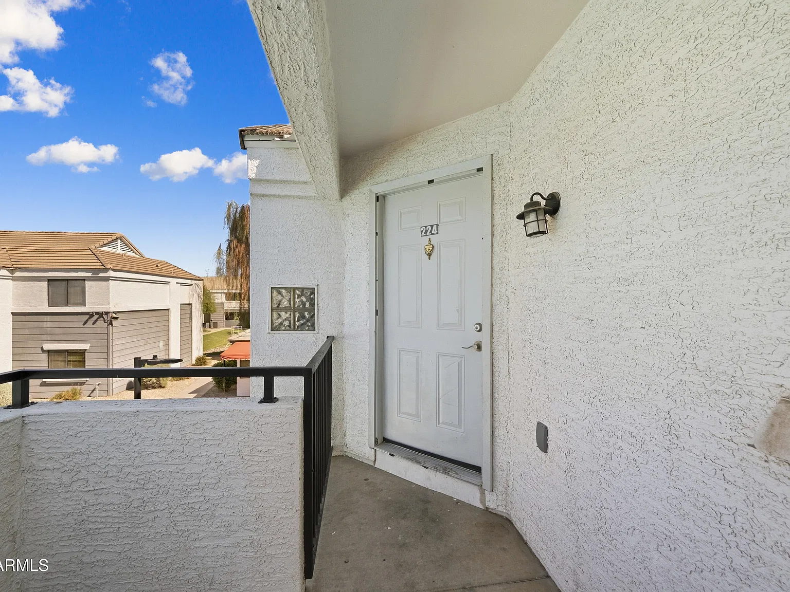3 bed, 2.0 bath, 1064 sqft, $1,299 — Photo 2
